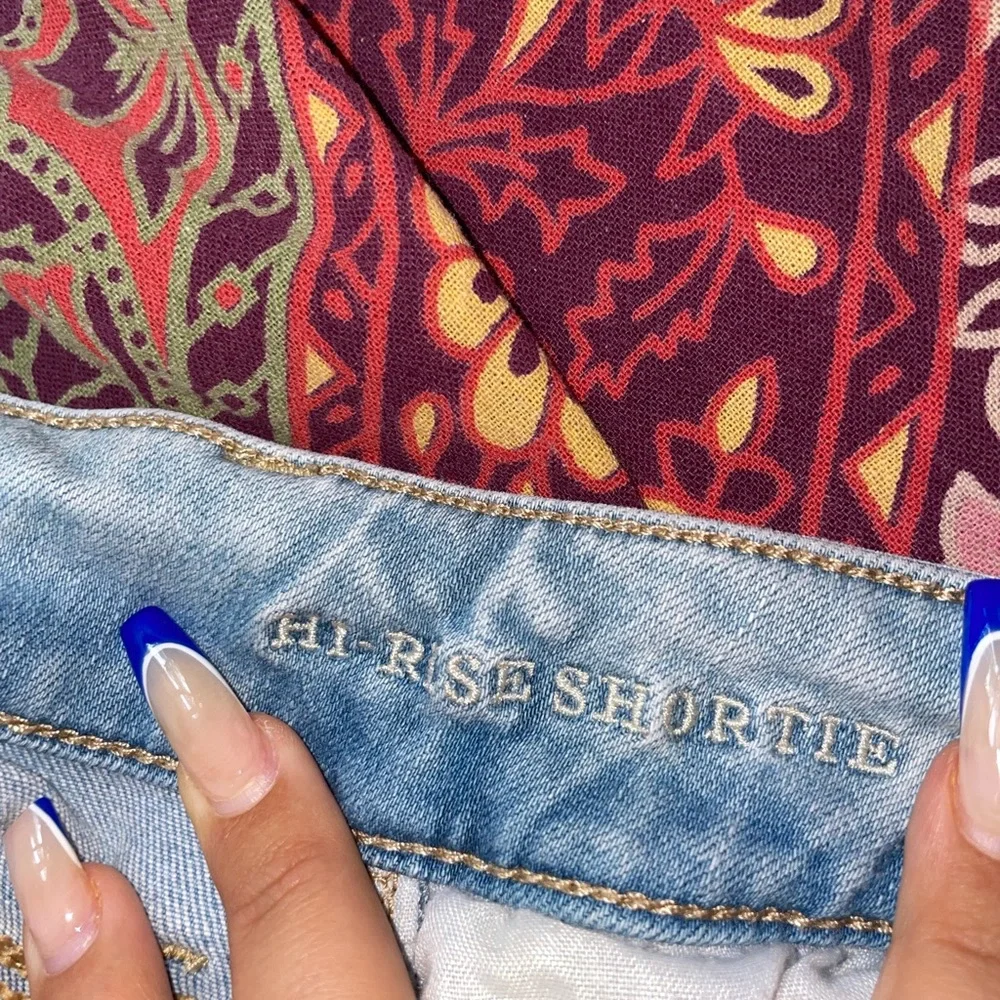 American Eagle light wash shorts - Picture 4 of 6